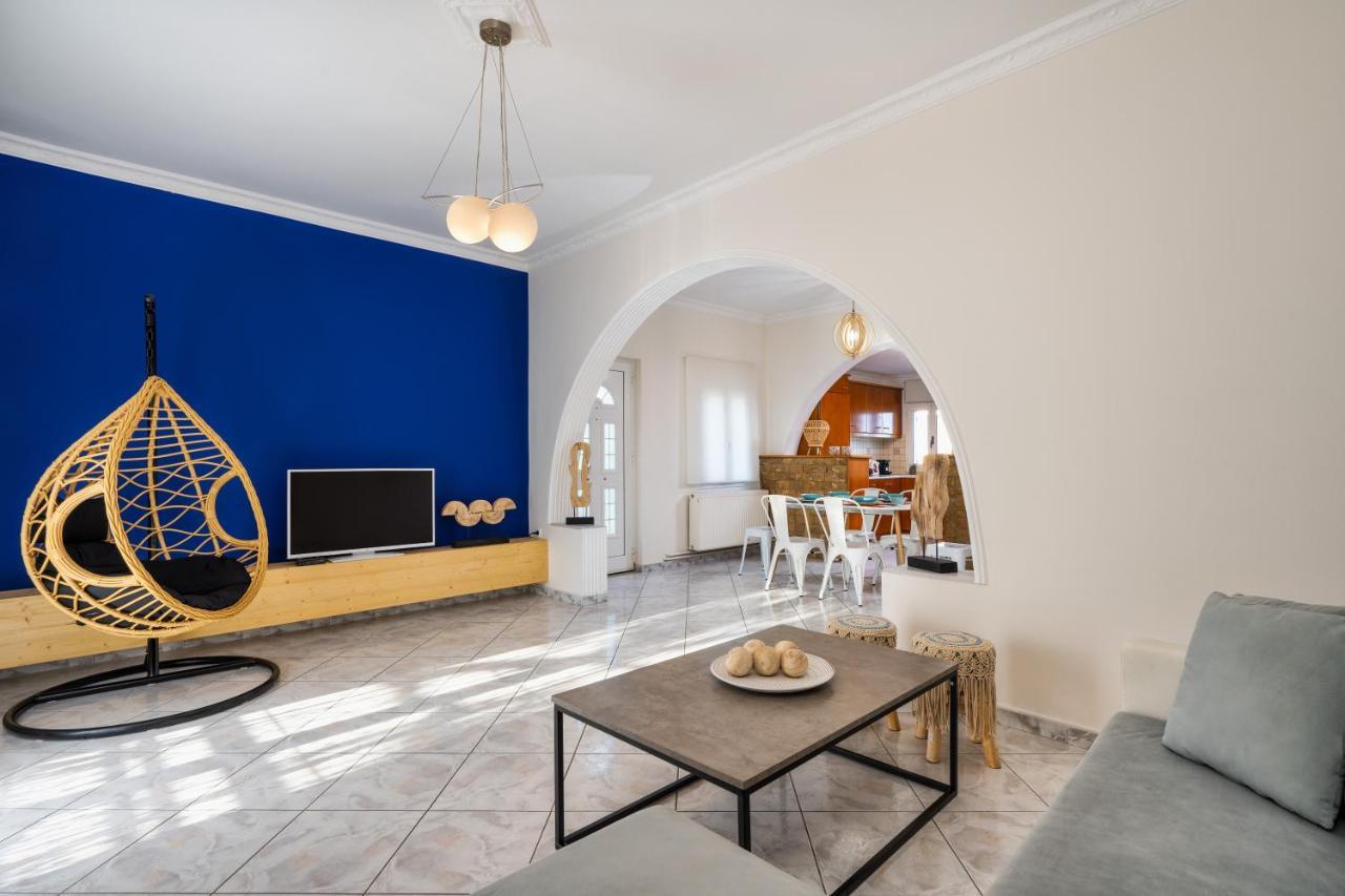 Modern 2 Bed Apartment In Downtown Of Fira Exterior foto