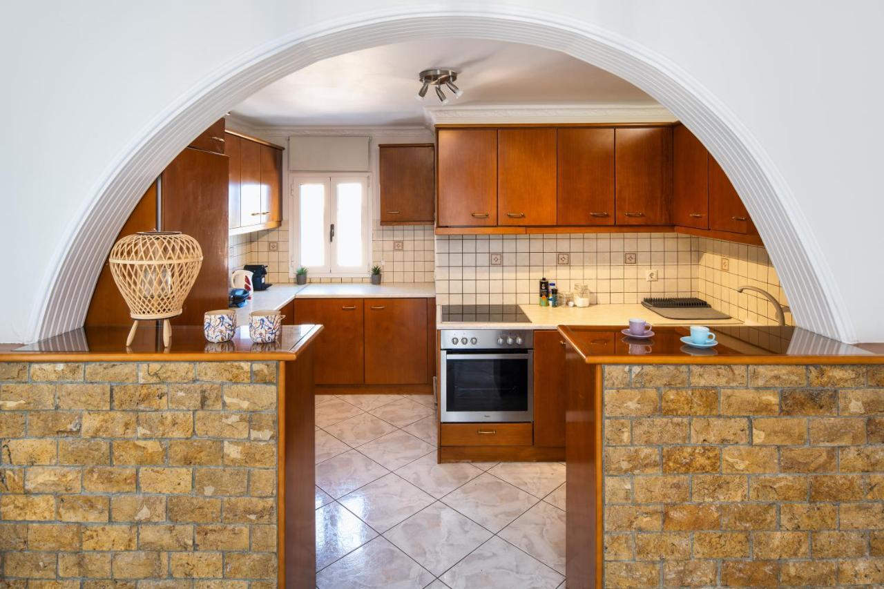 Modern 2 Bed Apartment In Downtown Of Fira Exterior foto